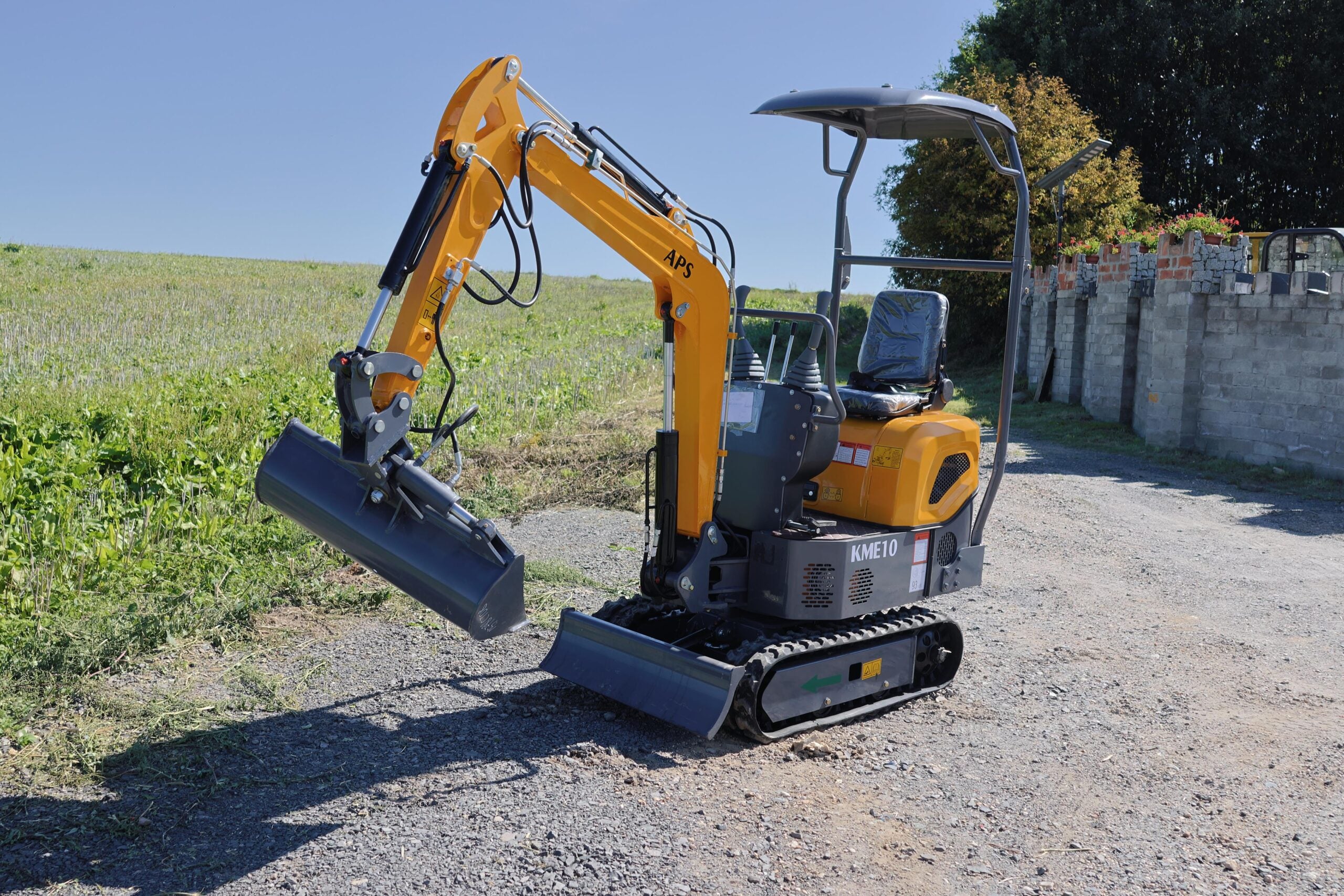 Miniescavadora APS KME10 com Braço Giratório - Image 3