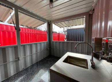 Barra de bar profesional instalada en Contentor de carga de 20 Pés - Image 2