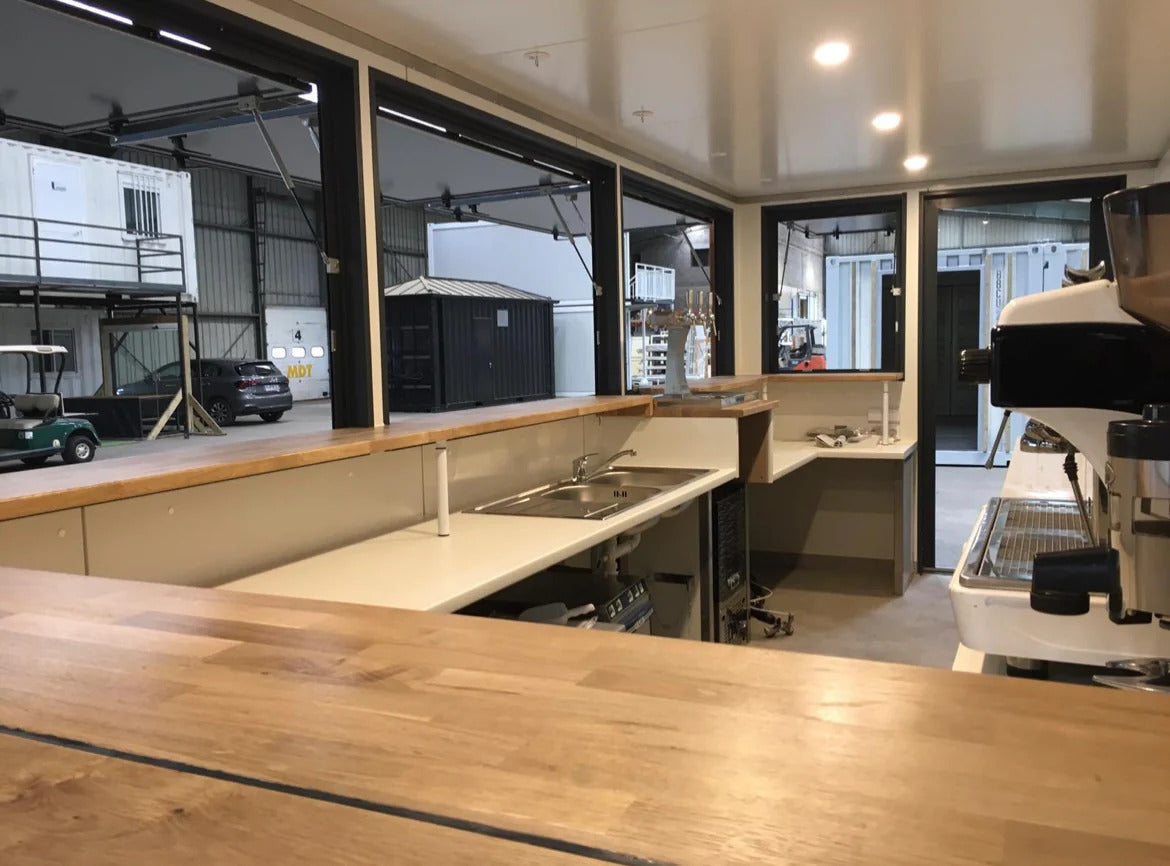 Contentor Marítimo de 20 Pés adaptado para Cafetería y Bar Gastronómico - Image 5