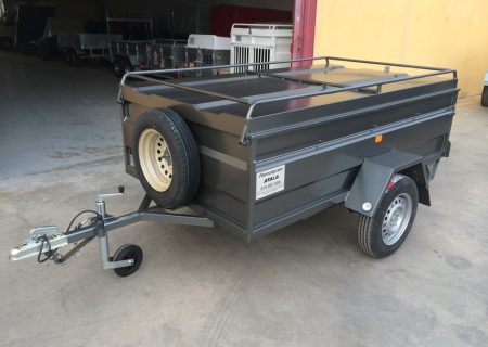 Reboque de Carga com Tampa Metálica 2.000 x 1.300 x 500 mm – MMA 750 kg