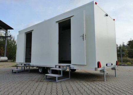 Reboque Sanitário Móvel com Duplo WC e Lavatórios 6,00 x 2,40 m