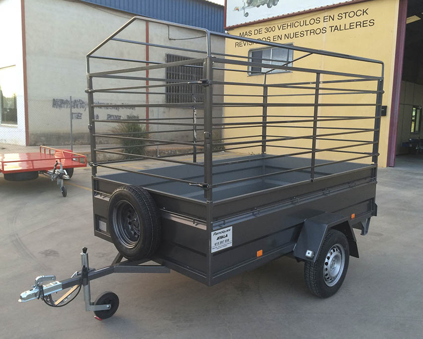 Reboque 1 Eixo 2.500 x 1.300 x 500 - MMA 750 kg