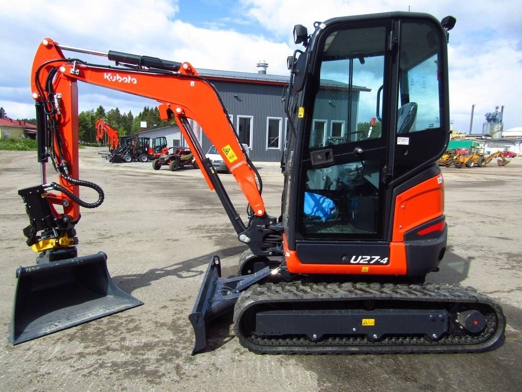 Miniescavadora Kubota U27-4 (2,7 T) Nova + 3 Baldes