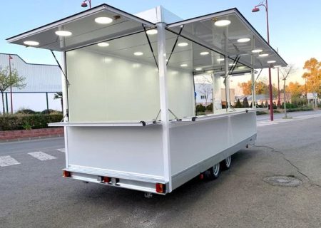 Reboque Comercial Multifuncional para Mercados e Festivais com LED