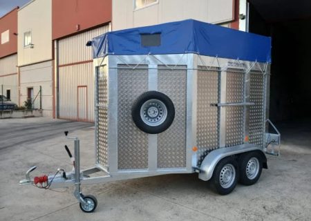 Reboque para 2 Cavalos Chassi Galvanizado a Quente 2000 kg