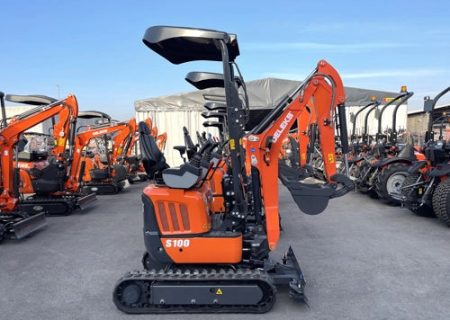 Miniescavadora Compacta 1 Ton Giro Zero com Motor Kubota 3 Cilindros Diesel